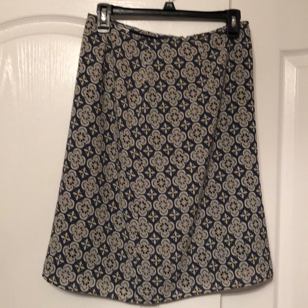 Paisley like print skirt